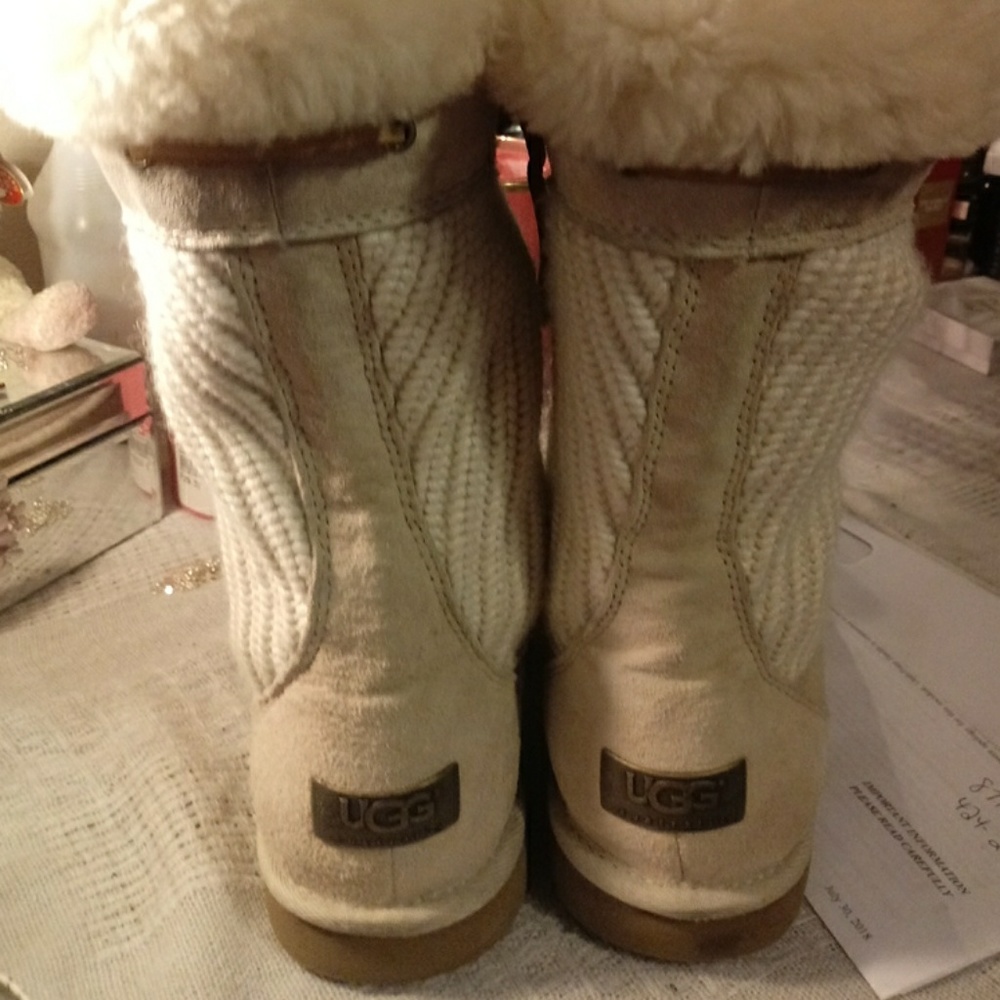 UGGS